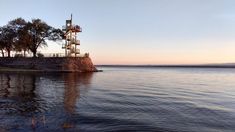 En Córdoba hay un pueblo con lagos, bosques y sierras que enamoran. En Córdoba hay un pueblo con lagos, bosques y sierras que enamoran.