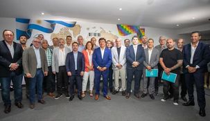 Avanza en la Justicia el amparo contra el DNU de Milei presentado por intendentes de todo el país.