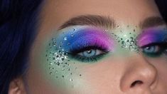 Ojos sirena: se trata de la nueva moda para lucirse en el mundo de la cosmética decorativa. Ojos sirena: se trata de la nueva moda para lucirse en el mundo de la cosmética decorativa.