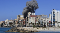 Un edificio alcanzado por un ataque aéreo israelí en la región de Tiro, el miércoles 23 de octubre de 2024. Un edificio alcanzado por un ataque aéreo israelí en la región de Tiro, el miércoles 23 de octubre de 2024.