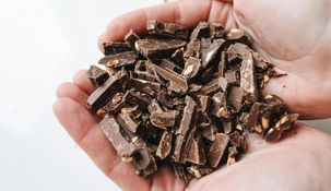 Se recomienda consumir chocolate que tenga al menos 65% de cacao.