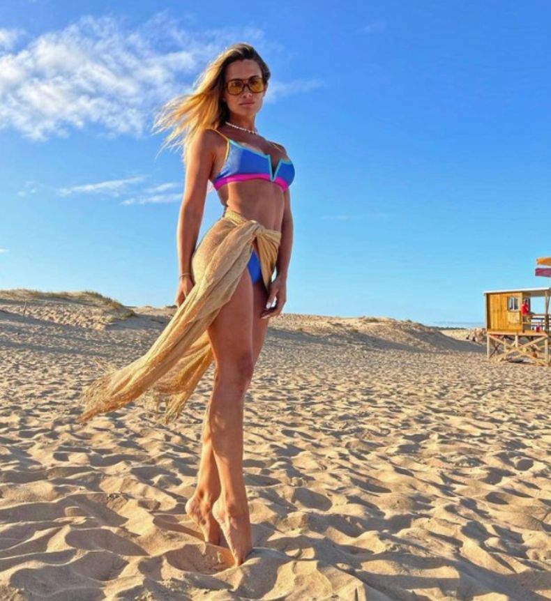 El look que eligió Camila Homs para la playa.