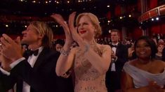 Nicole Kidman fue centro de cargadas por sus aplausos Nicole Kidman fue centro de cargadas por sus aplausos