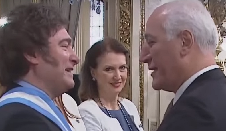 Javier Milei recibe a delegaciones extranjeras.