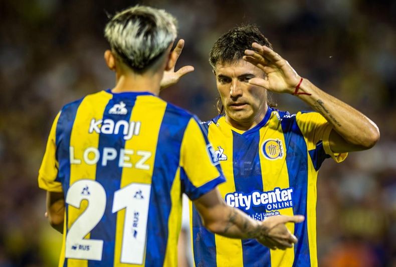 El festejo de dos figuras de Rosario Central: Santi L&oacute;pez e Ignacio Malcorra.