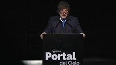 Nuevos portales. Milei en el púlpito del galpón/templo en Chaco. Nuevos portales. Milei en el púlpito del galpón/templo en Chaco.