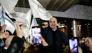 Horacio Rodríguez Larreta junto a vecinos en Belgrano.&nbsp;