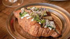 La pastelería es uno de los sectores de la gastronomía que más está floreciendo en el último tiempo, particularmente en la Ciudad de Buenos Aires. La pastelería es uno de los sectores de la gastronomía que más está floreciendo en el último tiempo, particularmente en la Ciudad de Buenos Aires.