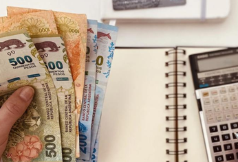Una inversión de $1.200.000 a 30 días permite calcular cuánto dinero se puede obtener en intereses durante noviembre de 2026.