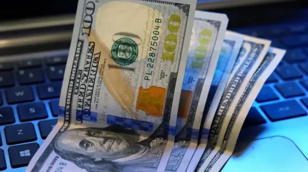 El dólar oficial comenzó la semana al alza.