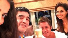 Las fotos de Diego Maradona con una modelo española: En buena compañía Las fotos de Diego Maradona con una modelo española: En buena compañía