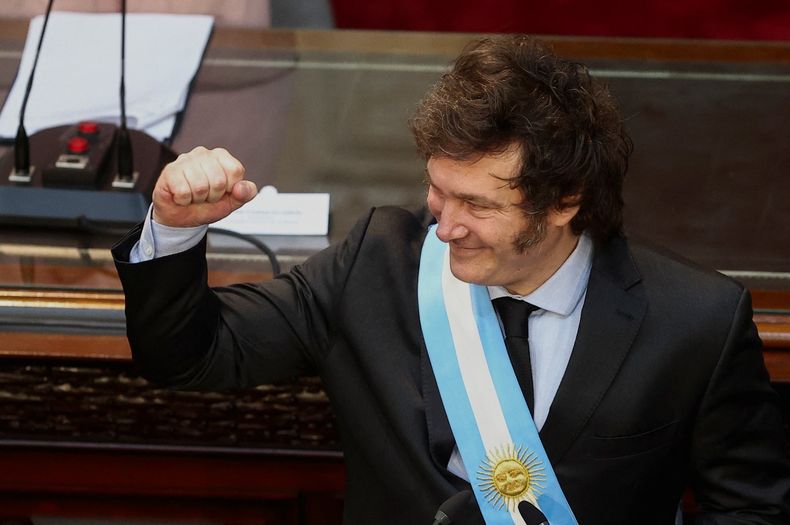 Javier Milei insistió durante la madrugada en atacar a Cristina Kirchner.