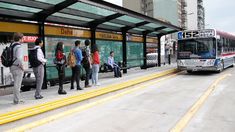 El traspaso incluiría a 32 líneas de colectivo que circulan por la Ciudad de Buenos Aires. El traspaso incluiría a 32 líneas de colectivo que circulan por la Ciudad de Buenos Aires.