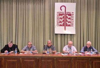 El episcopado enfatizó la necesidad de edificar una nación donde todos tengan lugar para vivir y construir una existencia digna”. El episcopado enfatizó la necesidad de edificar una nación donde todos tengan lugar para vivir y construir una existencia digna”.