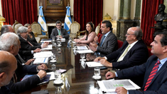 El encuentro se desarrolló en el Salón de Honor. El encuentro se desarrolló en el Salón de Honor.