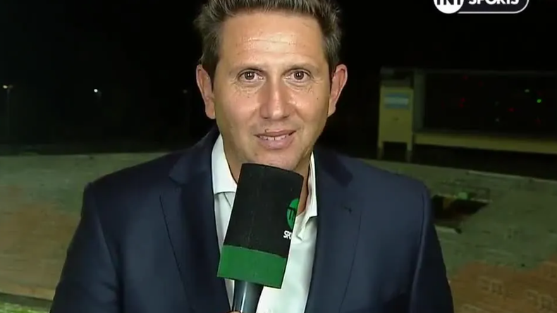 Se le cortó el micrófono a Varsky en pleno partido River - Instituto.&nbsp;