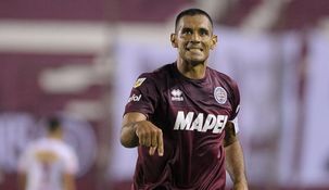 José Sand tiene 42 años.