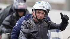 El mandatario de ultraderecha participó de una caravana de motos.
