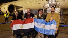 Las autoridades egipcias junto con los representantes argentinos. Las autoridades egipcias junto con los representantes argentinos.