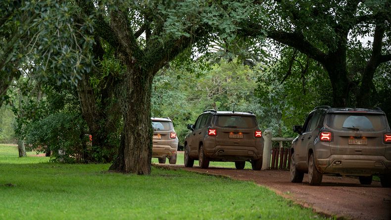 Los Willys llegando a la estancia del Socorro