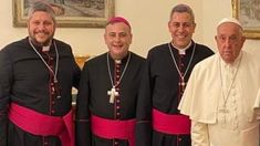 Pedro Cannavó (primero de la izq.) fue ponderado por el papa Francisco. Pedro Cannavó (primero de la izq.) fue ponderado por el papa Francisco.