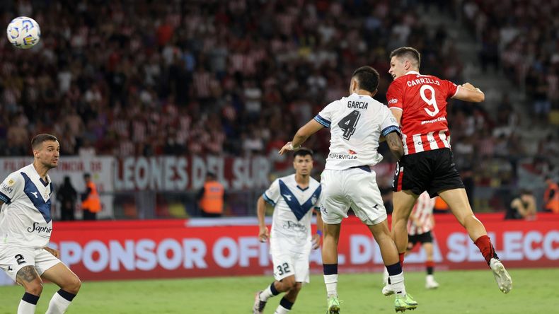 El golazo de cabeza de Guido Carrillo, para el tercer gol y definitivo.