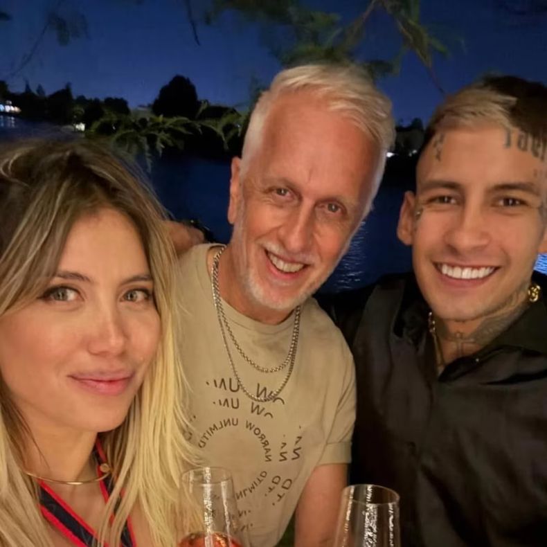 Wanda, su padre Andrés y L-Gante, juntos en Navidad.
