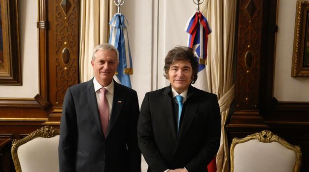 Javier Milei recibe a José Antonio Kast en Casa Rosada tras su triunfo en el balotaje en Chile