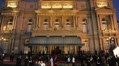 Diversas figuras del espectáculo, presentes en la gala del teatro Colón: mirá sus looks Diversas figuras del espectáculo, presentes en la gala del teatro Colón: mirá sus looks