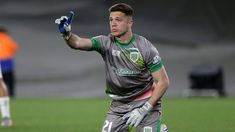 Cambeses tuvo una buena temporada en Banfield. Cambeses tuvo una buena temporada en Banfield.