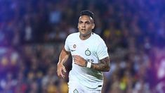 Lautaro Martínez convirtió un golazo en el empate entre Barcelona e Inter. Lautaro Martínez convirtió un golazo en el empate entre Barcelona e Inter.