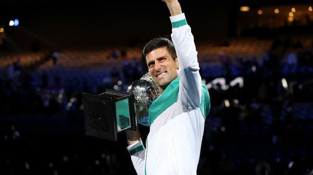 Novak Djokovic fue el campeón del 2021 y podría no jugar por no querer vacunarse.