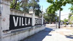 Villa Devoto, barrio al oeste en la Ciudad de Buenos Aires. Villa Devoto, barrio al oeste en la Ciudad de Buenos Aires.
