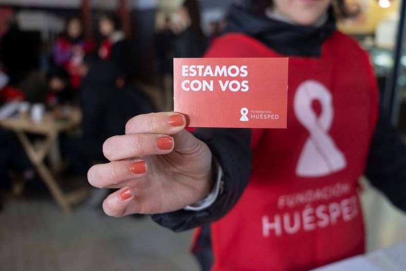 La única manera de conocer si una persona vive con el virus es a través de un test de VIH.&nbsp;