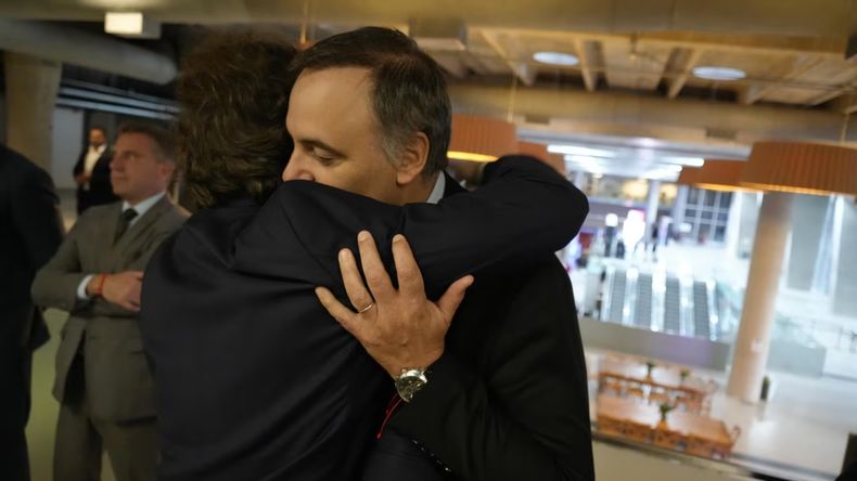 Javier Milei respaldó en varias oportunidades a Manuel Adorni.