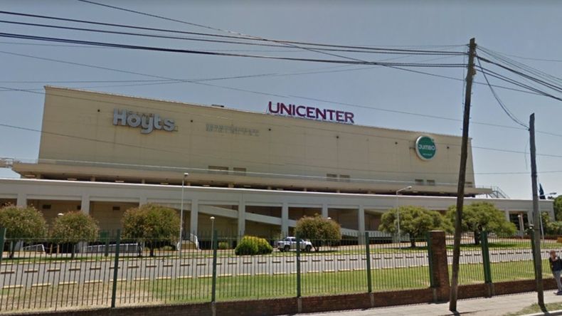 Estafa en el Unicenter: una empleada robó los datos de una tarjeta y se compró un celular.&nbsp;