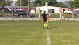 Ángel Elías Ojeda murió luego de chocar contra el muro perimetral de la cancha en Corrientes Ángel Elías Ojeda murió luego de chocar contra el muro perimetral de la cancha en Corrientes