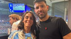 Laura Favaloro, directora ejecutiva de Fundación Favaloro, con el Kun Agüero. Laura Favaloro, directora ejecutiva de Fundación Favaloro, con el Kun Agüero.