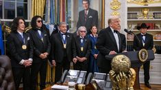 Trump y los condecorados por el líder republicano. Trump y los condecorados por el líder republicano.