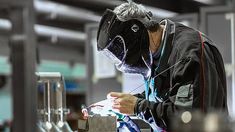 Milei prepara un DNU para modificar las leyes laborales.&nbsp;