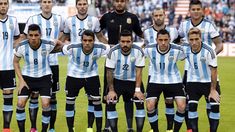 Tras la dura del mundial, jugó en España y China y ahora pasó a estar detrás de un escritorio. Tras la dura del mundial, jugó en España y China y ahora pasó a estar detrás de un escritorio.