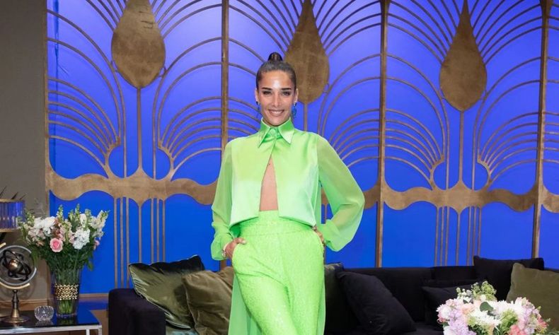 Con un look particular