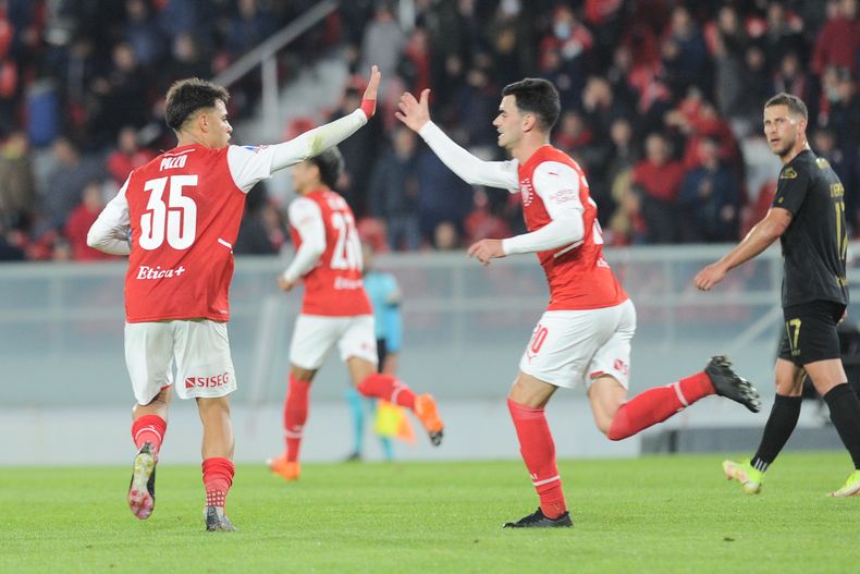 Independiente hizo los deberes contra La Guaira y sigue con vida en la Sudamericana 2022.