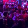 Néstor Ortigoza fue grabado en un boliche mientras se peleaba con otros hombres dentro de un boliche. Néstor Ortigoza fue grabado en un boliche mientras se peleaba con otros hombres dentro de un boliche.
