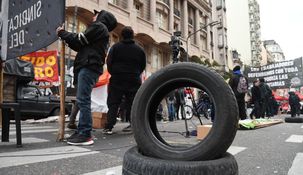 La limitación del derecho a huelga quedó establecida por medio del DNU publicado este miércoles. 