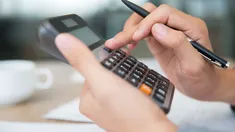 Los depósitos y préstamos bancarios caen casi 40% en términos reales Los depósitos y préstamos bancarios caen casi 40% en términos reales