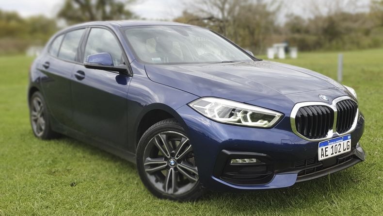 Es un hatchback con estilo de 