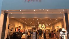 La argentina que viajó a Estados Unidos y quedó impactada por los precios de las carteras en un local de Miami. La argentina que viajó a Estados Unidos y quedó impactada por los precios de las carteras en un local de Miami.