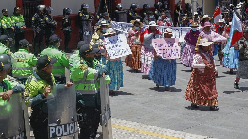 Crisis en Perú: El Congreso rechazó el adelanto de las elecciones para fin de año