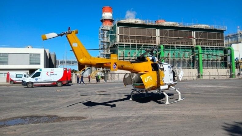 Un helicóptero fue utilizado para trasladar a los heridos tras la explosión en la fábrica.